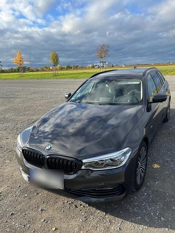 Gebraucht BMW 530 Sport Line 252 PS (185 kW) 2018 Grau Kombi
