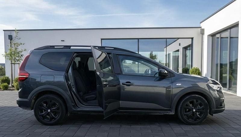 Gebraucht Dacia Jogger Essentiel 110 PS (80 kW) 2022 Schwarz Van / Kleinbus