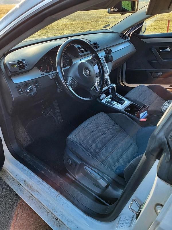 Gebraucht VW Passat 140 PS (102 kW) 2010 Weiß Coupé