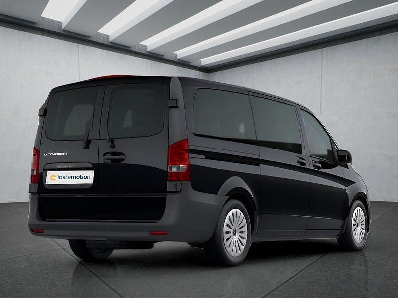 Schwarz Gebraucht 2024 Mercedes Vito Van / Kleinbus | 41.649 € (Teuer) - Bild 1/4