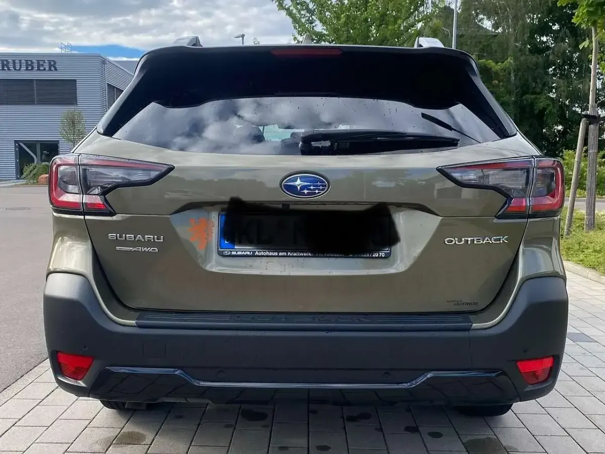 Gebraucht Subaru Outback Platinum 169 PS (124 kW) 2022 Grün Kombi