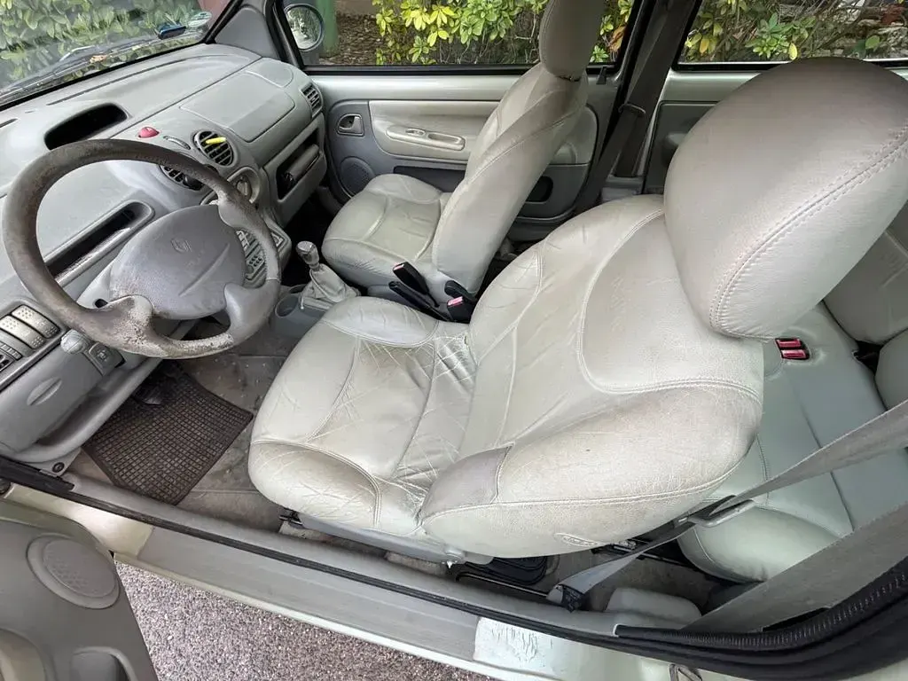 Gebraucht Renault Twingo Initiale 75 PS (55 kW) 2001 Beige Kleinwagen