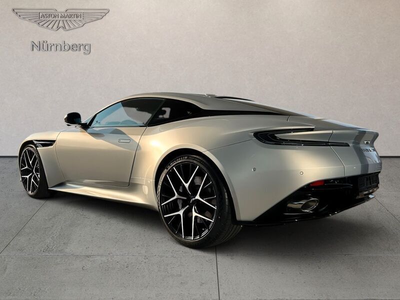 Neu Aston Martin DB12 680 PS (500 kW) 2025 Silber Coupé