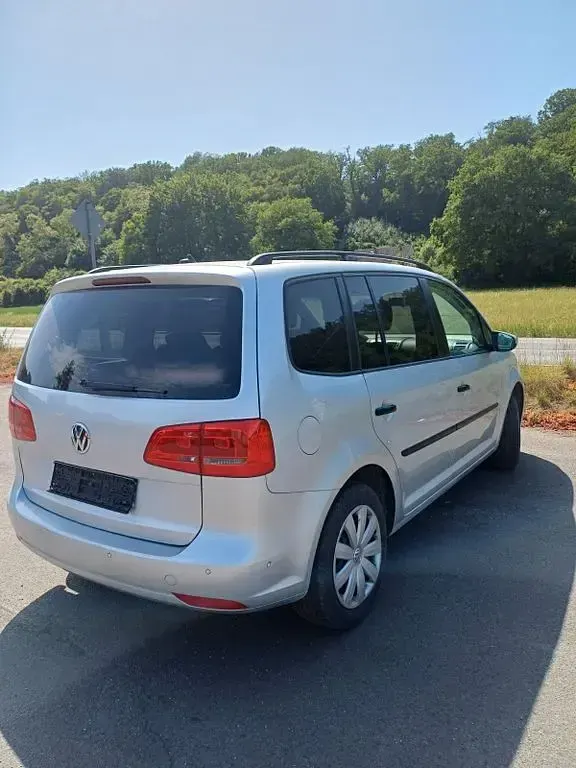 Gebraucht VW Touran Life 140 PS (102 kW) 2014 Silber Van / Kleinbus