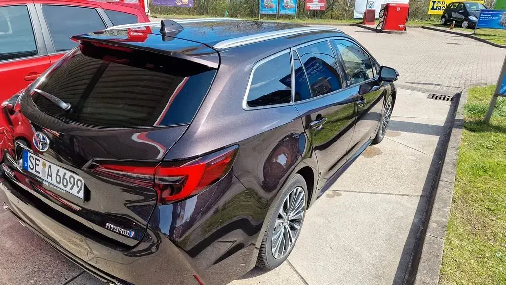 Gebraucht Toyota Corolla Team 196 PS (144 kW) 2024 Braun Limousine