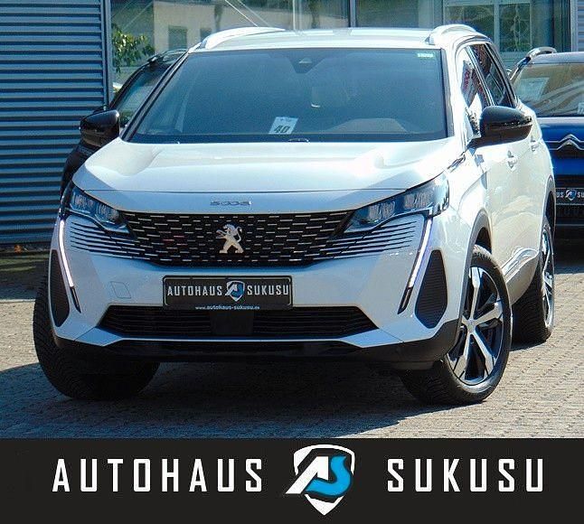 Perlmutt weiß Gebraucht 2024 Peugeot 5008 Allure Van / Kleinbus | 27.990 € (Etwas zu teuer) - Bild 1/4