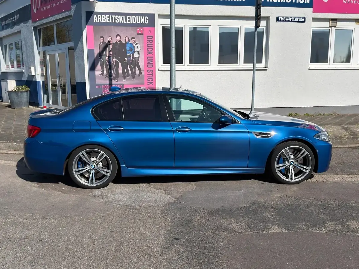 Gebraucht BMW M5 560 PS (411 kW) 2011 Blau Limousine