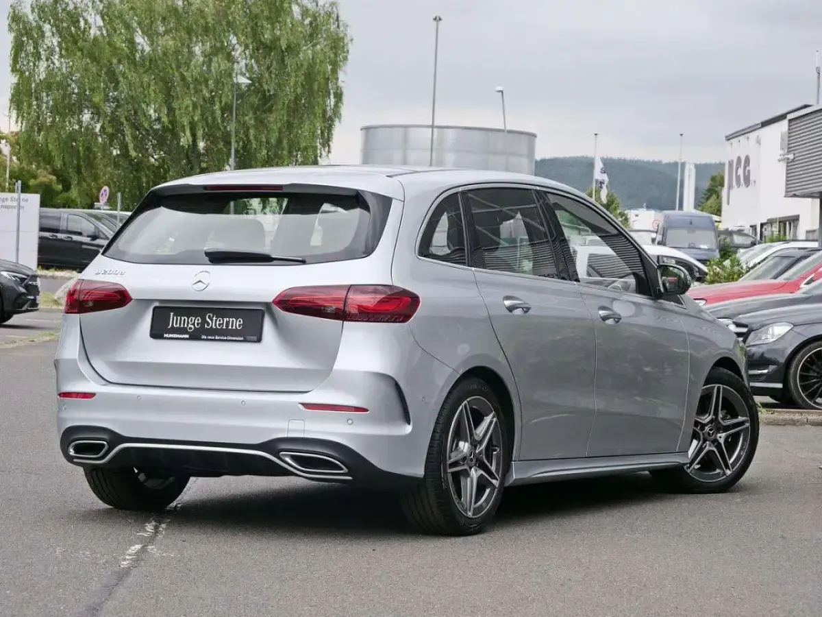 Gebraucht Mercedes B200 AMG 150 PS (110 kW) 2025 Hightechsilber metallic metallic Kleinwagen
