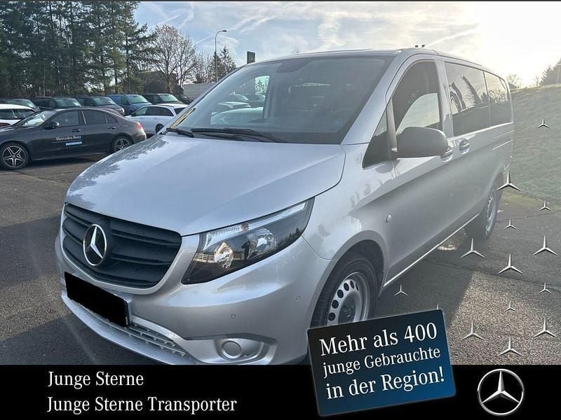 Silber Gebraucht 2022 Mercedes Vito Van | 29.999 € (Etwas zu teuer) - Bild 1/4
