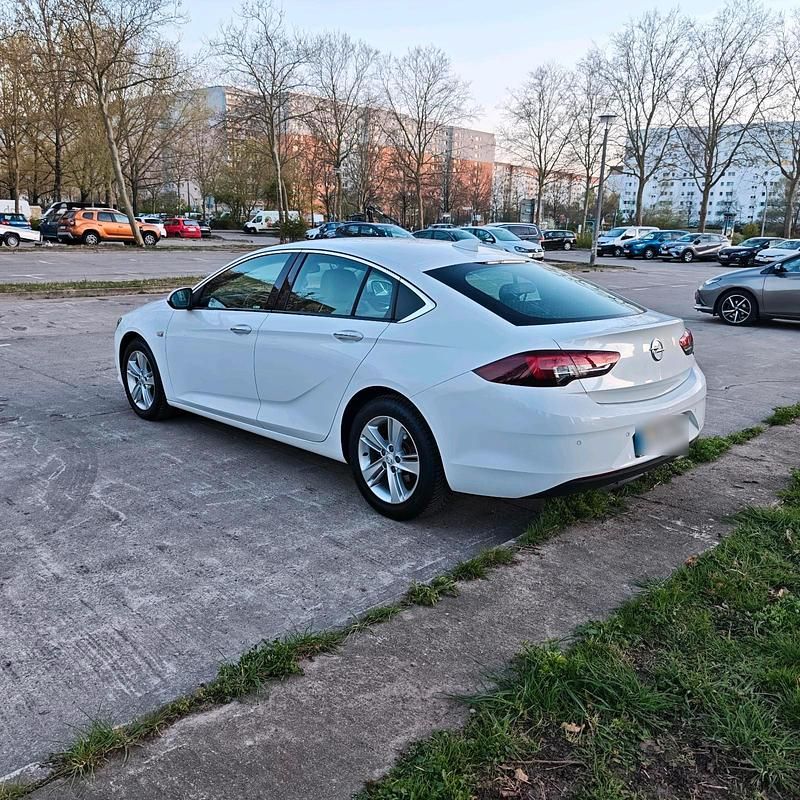 Gebraucht Opel Insignia Innovation 140 PS (102 kW) 2017 Weiß Limousine