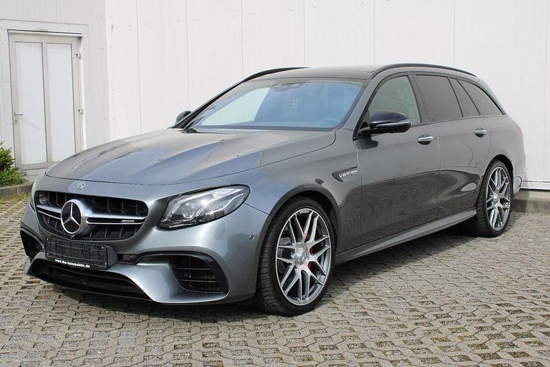 Gebraucht Mercedes E63S AMG AMG 612 PS (450 kW) 2019 Grau Limousine