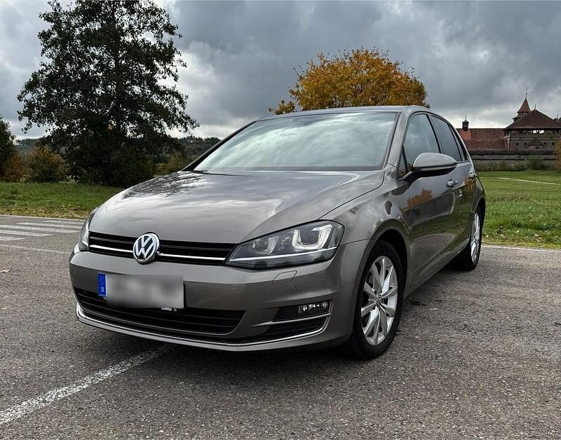 Gebraucht VW Golf VII Highline 122 PS (89 kW) 2014 Grau Limousine