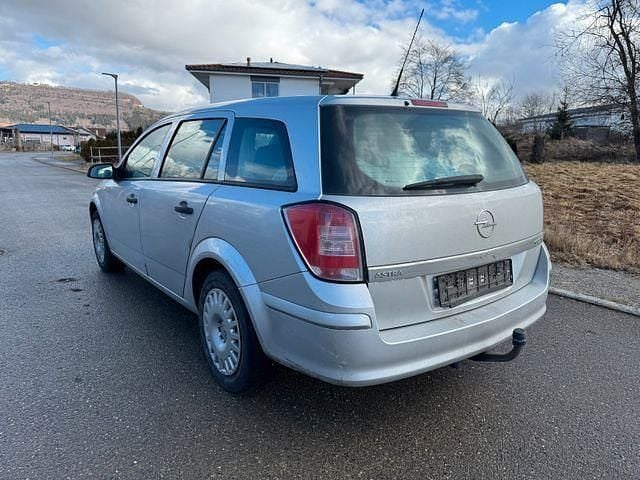 Gebraucht Opel Astra Selection 110 PS (80 kW) 2009 Argon silber/ice silver (m2) Kombi
