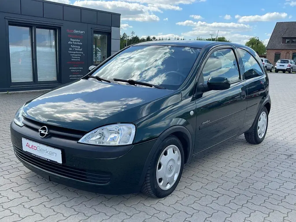 Second-hand Opel Corsa Comfort 90 CP (66 kW) 2001 Verde Hatchback