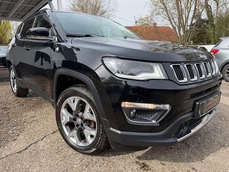 Gebraucht Jeep Compass Opening Edition 140 PS (102 kW) 2017 Schwarz SUV