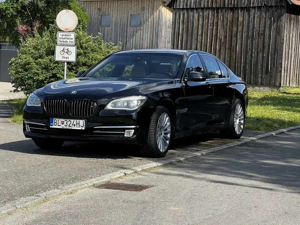 Gebraucht BMW 750 381 PS (280 kW) 2013 Schwarz Limousine