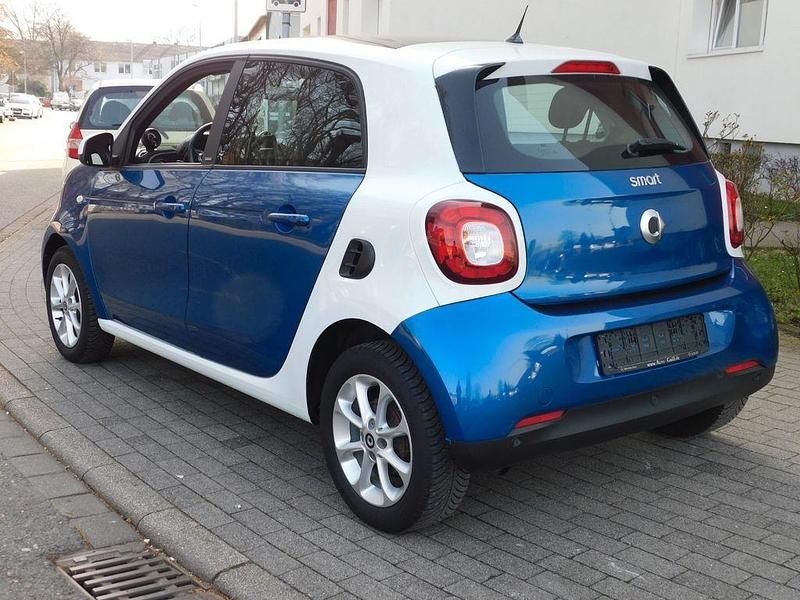 Gebraucht Smart ForFour Basis 90 PS (66 kW) 2017 Blau Kleinwagen