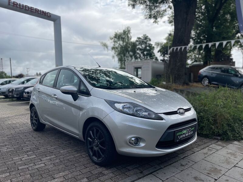 Silber Gebraucht 2011 Ford Fiesta Trend Kleinwagen | 2.499 € (Guter Preis) - Bild 1/4