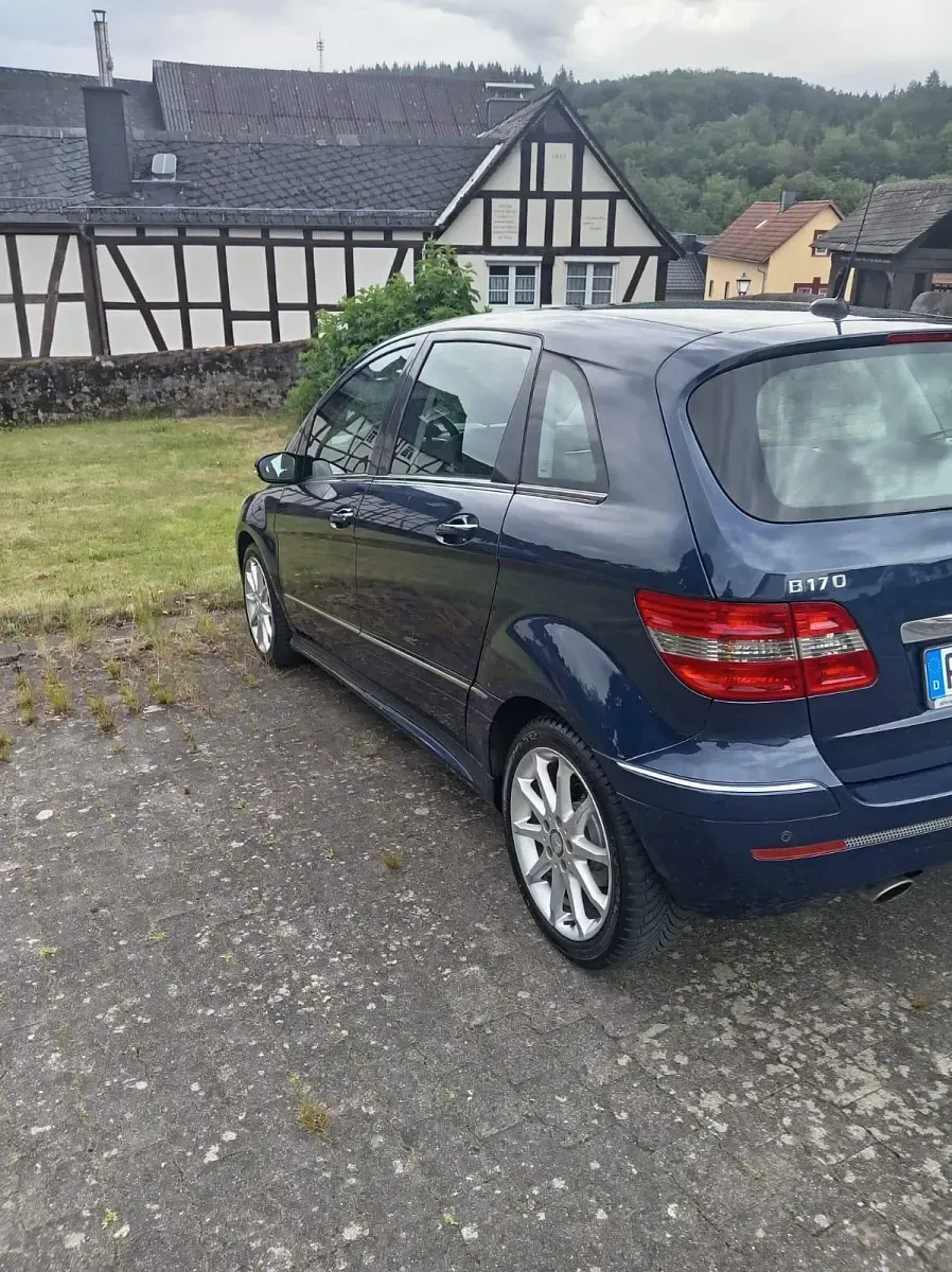 Gebraucht Mercedes B170 85 PS (62 kW) 2008 Blau Van / Kleinbus
