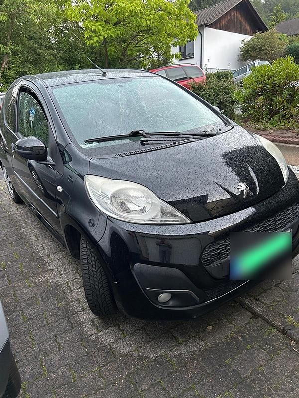 Schwarz Gebraucht 2012 Peugeot 107 Kleinwagen | 2.700 € - Bild 1/4