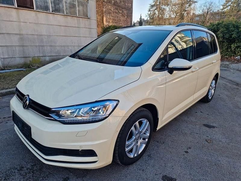 Gebraucht VW Touran 150 PS (110 kW) 2023 Beige Van / Kleinbus