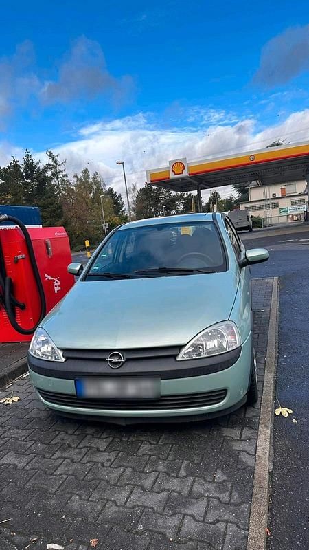 Grün Gebraucht 2002 Opel Corsa Coupé | 1.300 € (Etwas zu teuer) - Bild 1/4