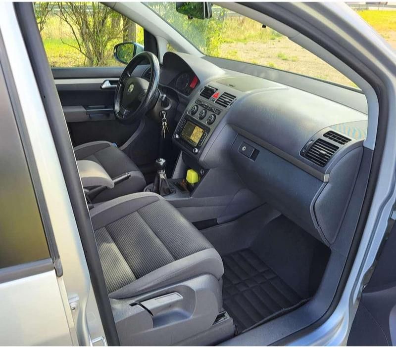Gebraucht VW Touran Freestyle 105 PS (77 kW) 2009 Grau Van / Kleinbus
