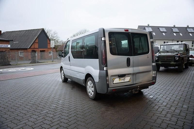 Gebraucht Opel Vivaro 101 PS (74 kW) 2005 Silber Van / Kleinbus