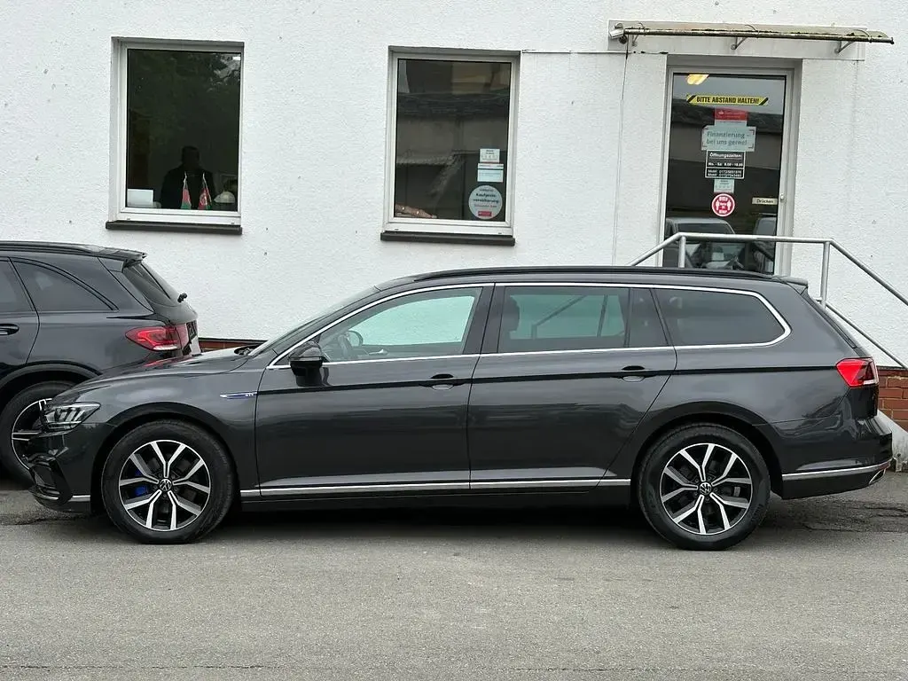 Używany VW Passat GTE 218 KM (160 kW) 2022 Szary Kombi