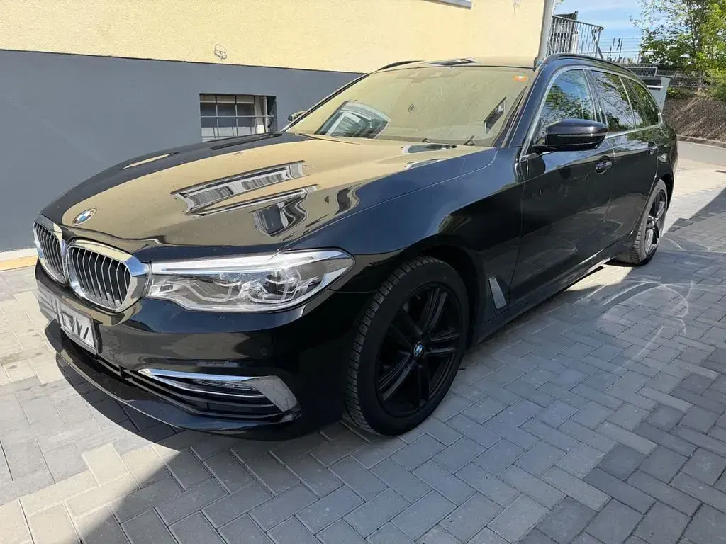 Gebraucht BMW 520 Luxury Line 190 PS (139 kW) 2018 Schwarz Kombi