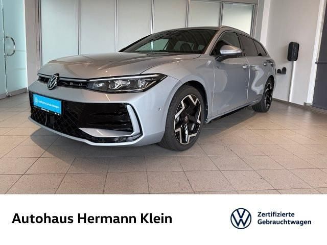 Silber Gebraucht 2024 VW Passat R-line Kombi | 38.935 € (Fairer Preis) - Bild 1/3