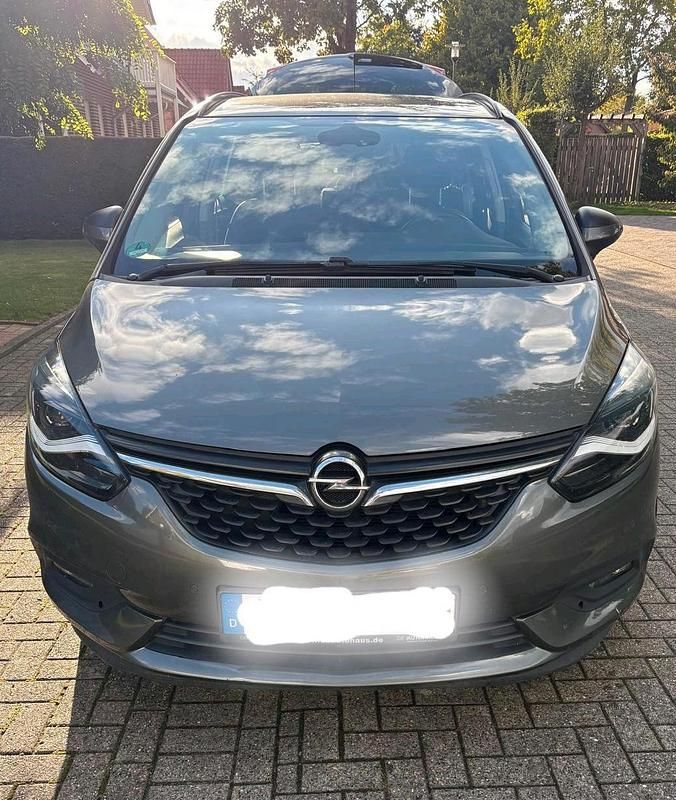 Grau Gebraucht 2018 Opel Zafira Tourer Van / Kleinbus | 11.000 € (Fairer Preis) - Bild 1/4