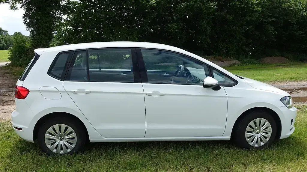 Gebraucht VW Golf Sportsvan Trendline 110 PS (80 kW) 2016 Weiß Van / Kleinbus
