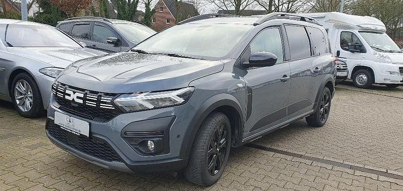 Grau Gebraucht 2023 Dacia Jogger Extreme Van / Kleinbus | 19.610 € (Fairer Preis) - Bild 1/4