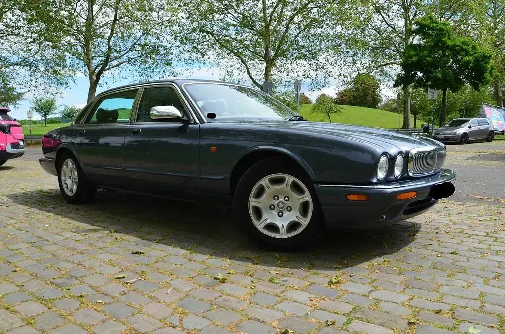 Gebraucht Jaguar XJ8 Sovereign 286 PS (210 kW) 2001 Grau Limousine