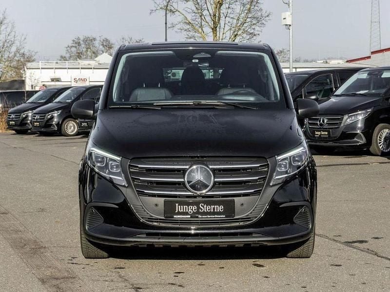 Gebraucht Mercedes Vito 237 PS (174 kW) 2025 Obsidianschwarz metallic Van