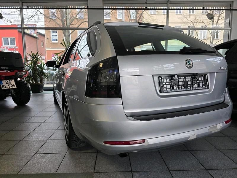 Gebraucht Skoda Octavia 105 PS (77 kW) 2012 Silber Kombi