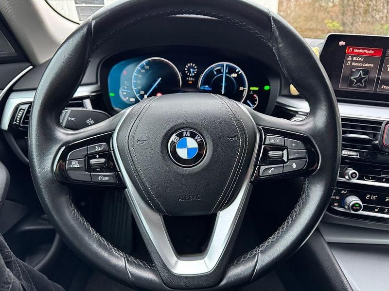 Gebraucht BMW 520 Efficient Dynamics 190 PS (139 kW) 2018 Grau Kombi