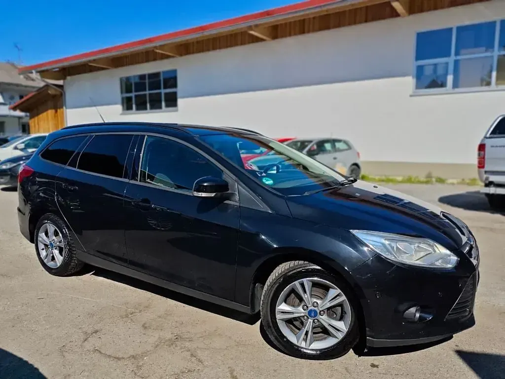 Gebraucht Ford Focus SYNC Edition 140 PS (102 kW) 2014 Schwarz Limousine
