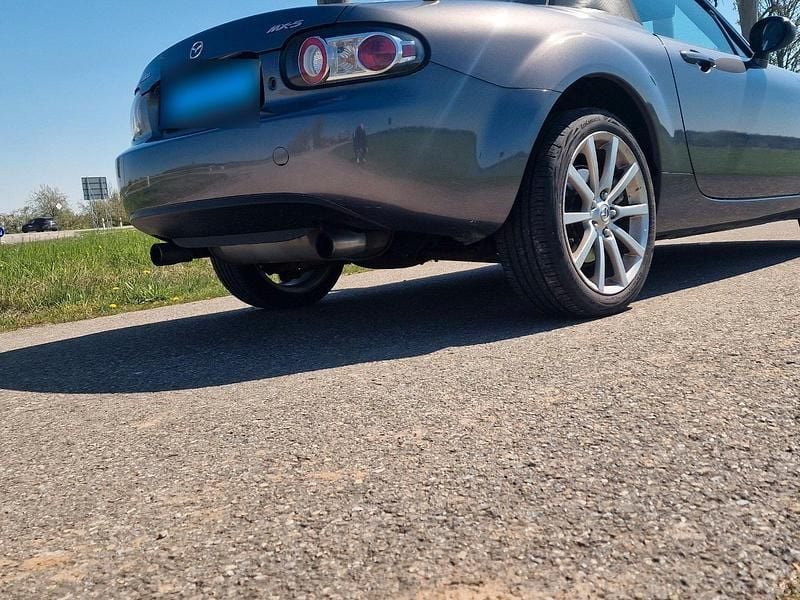 Usata Mazda MX5 126 CV (92 kW) 2008 Grigio Cabrio