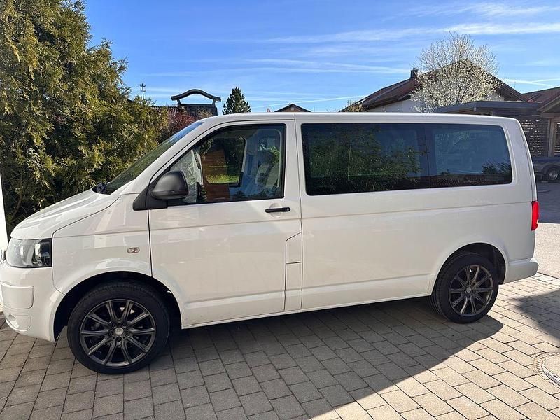 Second-hand VW T5 140 CP (102 kW) 2012 Alb Van