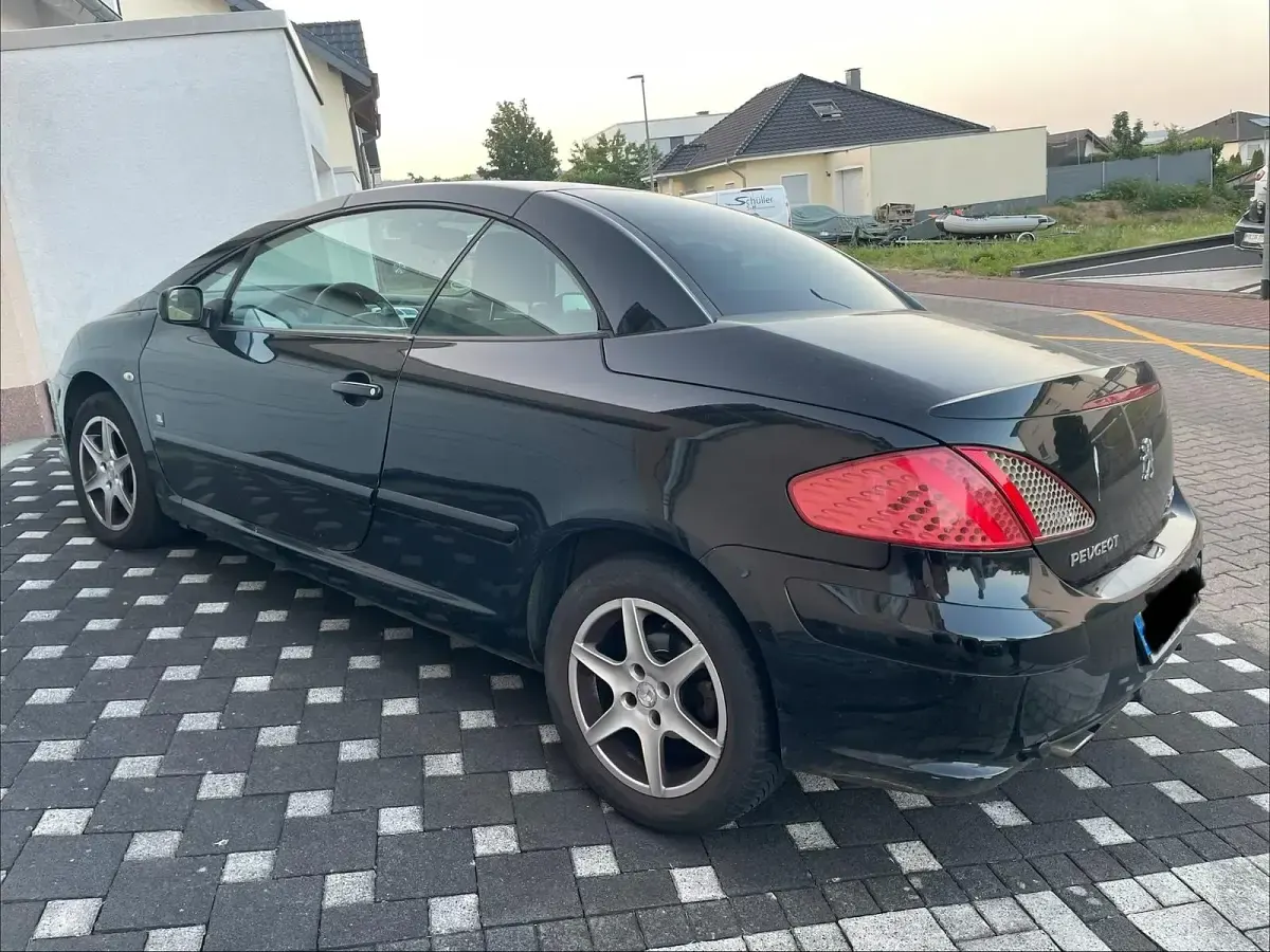 Gebraucht Peugeot 307 CC 140 PS (102 kW) 2008 Schwarz Cabrio