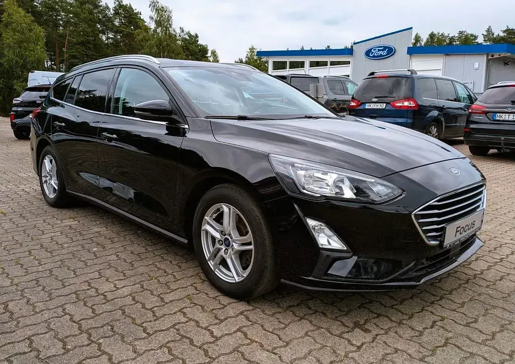 Gebraucht Ford Focus Cool & Connect 120 PS (88 kW) 2021 Schwarz Limousine