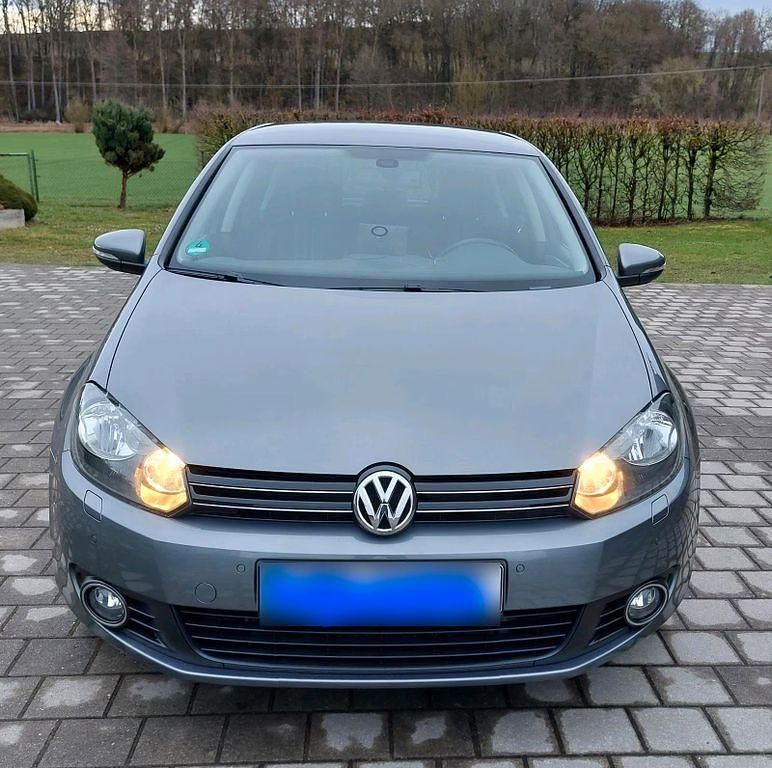 Gebraucht VW Golf VII Match 105 PS (77 kW) 2012 Grau Limousine