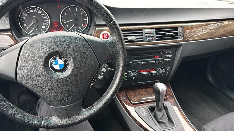 Gebraucht BMW 320 150 PS (110 kW) 2005 Grau Limousine