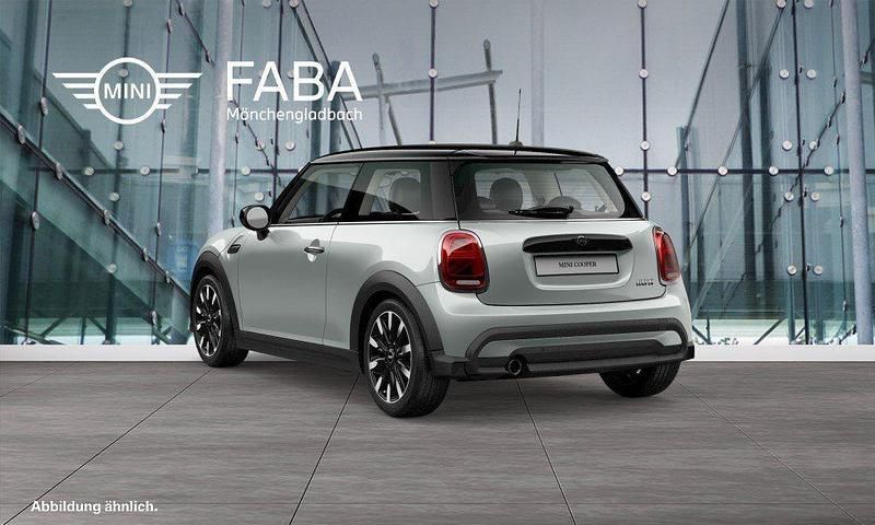 Gebraucht Mini Cooper Hatch 136 PS (100 kW) 2021 Weiß Kleinwagen