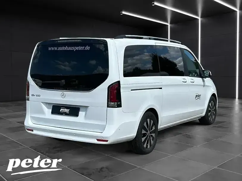 Gebraucht Mercedes EQV300 150 kW (204 PS) 2025 Weiß Van / Kleinbus