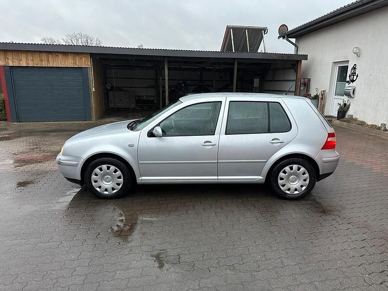 Gebraucht VW Golf IV 101 PS (74 kW) 2003 Silber Kleinwagen