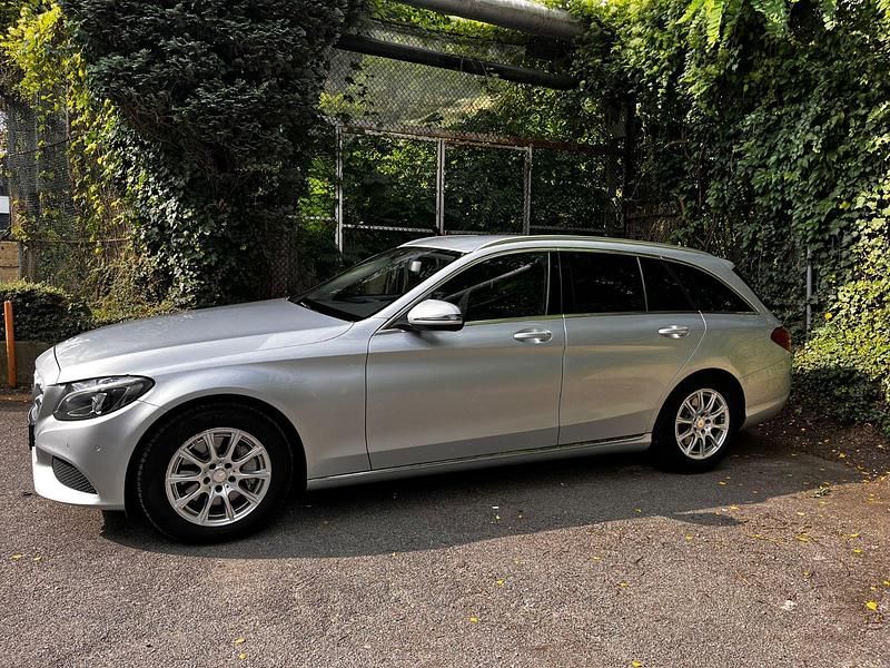 Gebraucht Mercedes C250 204 PS (150 kW) 2015 Silber Kombi
