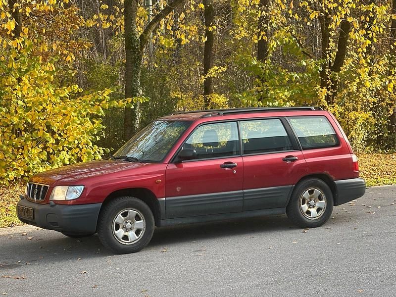 Rot Gebraucht 2002 Subaru Forester SUV | 750 € - Bild 1/4